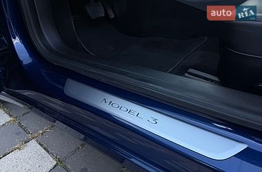 Седан Tesla Model 3 2019 в Стрые