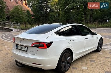 Седан Tesla Model 3 2021 в Трускавці