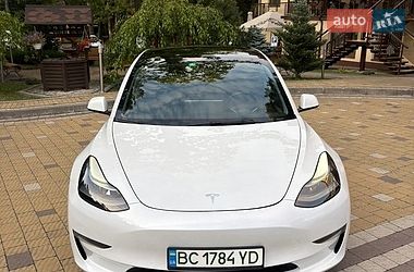 Седан Tesla Model 3 2021 в Трускавці