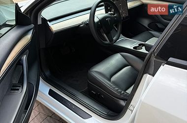 Седан Tesla Model 3 2021 в Трускавці