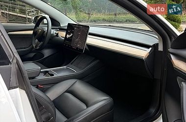Седан Tesla Model 3 2021 в Трускавці