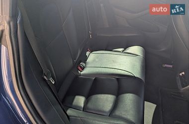 Седан Tesla Model 3 2018 в Києві