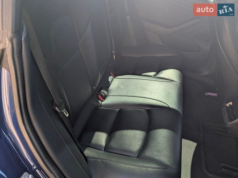 Седан Tesla Model 3 2018 в Києві