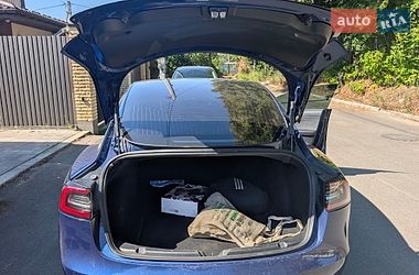 Седан Tesla Model 3 2018 в Киеве