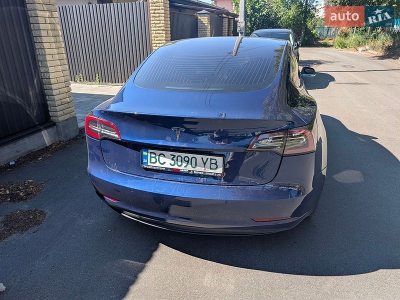 Седан Tesla Model 3 2018 в Києві