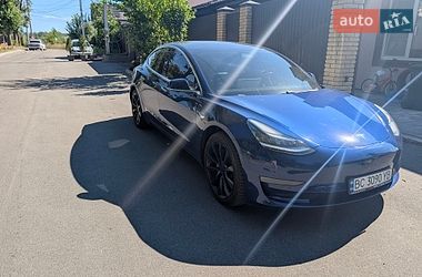 Седан Tesla Model 3 2018 в Києві
