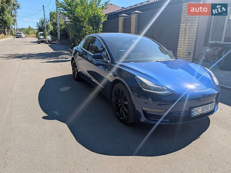 Седан Tesla Model 3 2018 в Києві