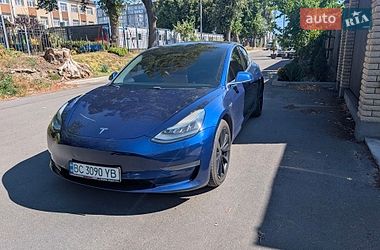 Седан Tesla Model 3 2018 в Києві