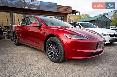 Седан Tesla Model 3 2024 в Киеве