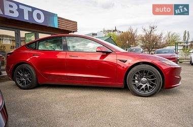 Седан Tesla Model 3 2024 в Киеве