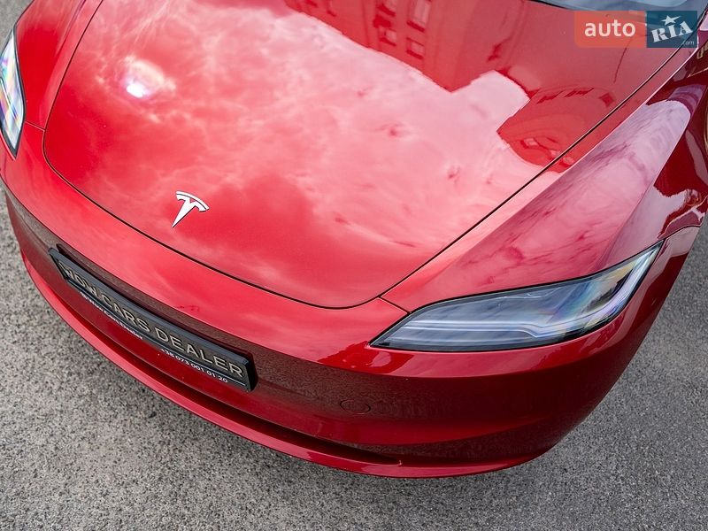 Седан Tesla Model 3 2024 в Киеве