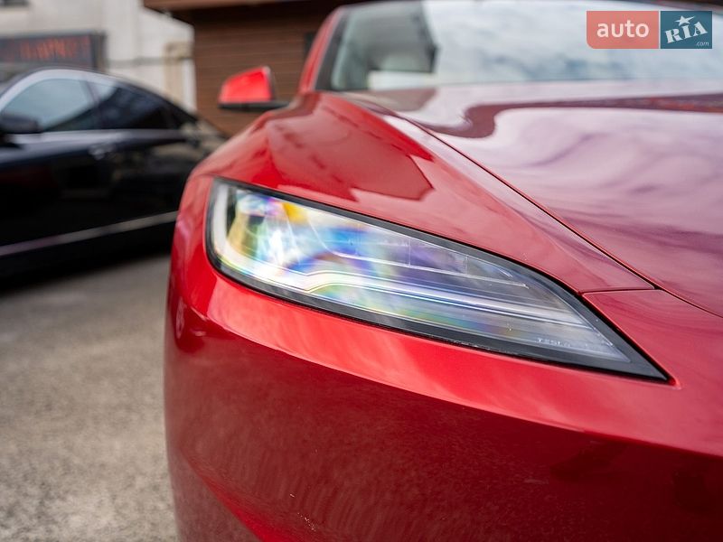 Седан Tesla Model 3 2024 в Киеве