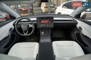Седан Tesla Model 3 2024 в Киеве