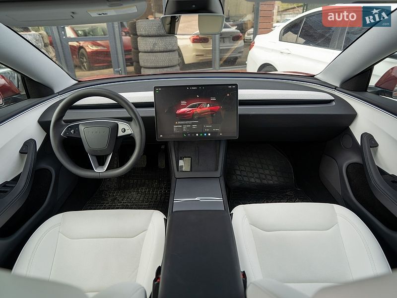 Седан Tesla Model 3 2024 в Киеве