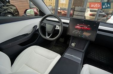 Седан Tesla Model 3 2024 в Киеве