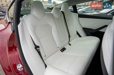 Седан Tesla Model 3 2024 в Киеве