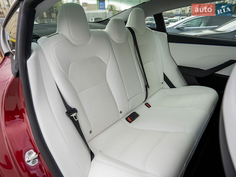 Седан Tesla Model 3 2024 в Киеве