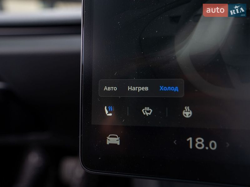Седан Tesla Model 3 2024 в Киеве