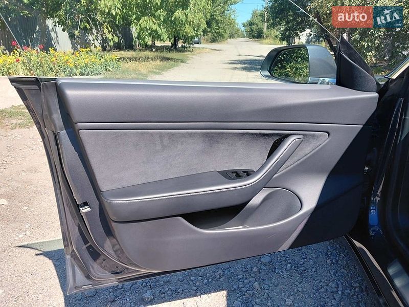 Седан Tesla Model 3 2019 в Кропивницькому