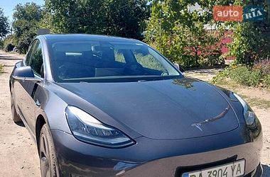 tesla model-3 2019 в Кропивницький (Кіровоград) від професійного продавця Сергей