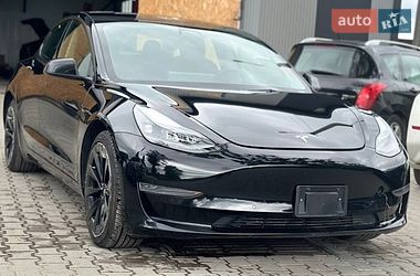 Седан Tesla Model 3 2022 в Самборе