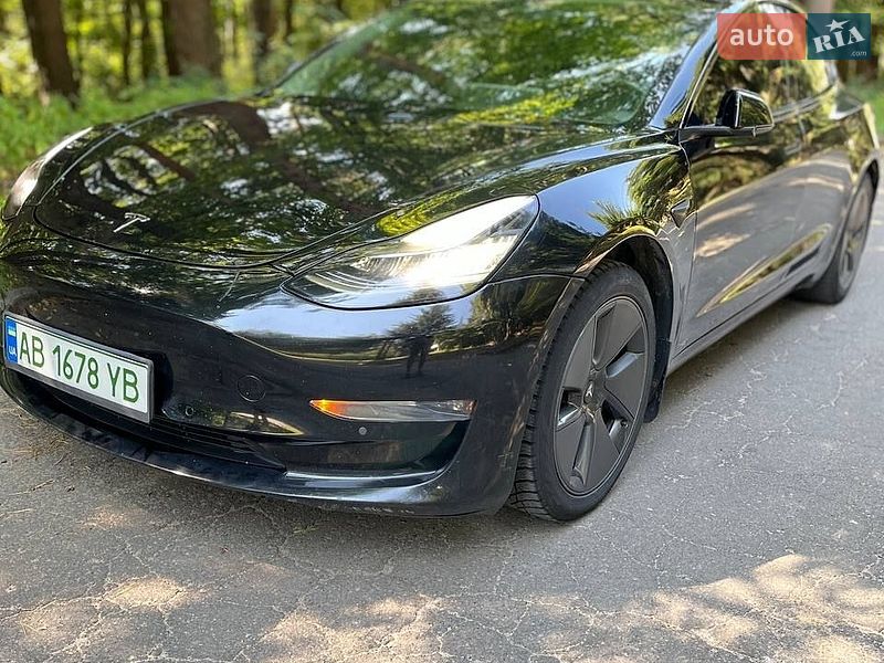 Седан Tesla Model 3 2019 в Виннице