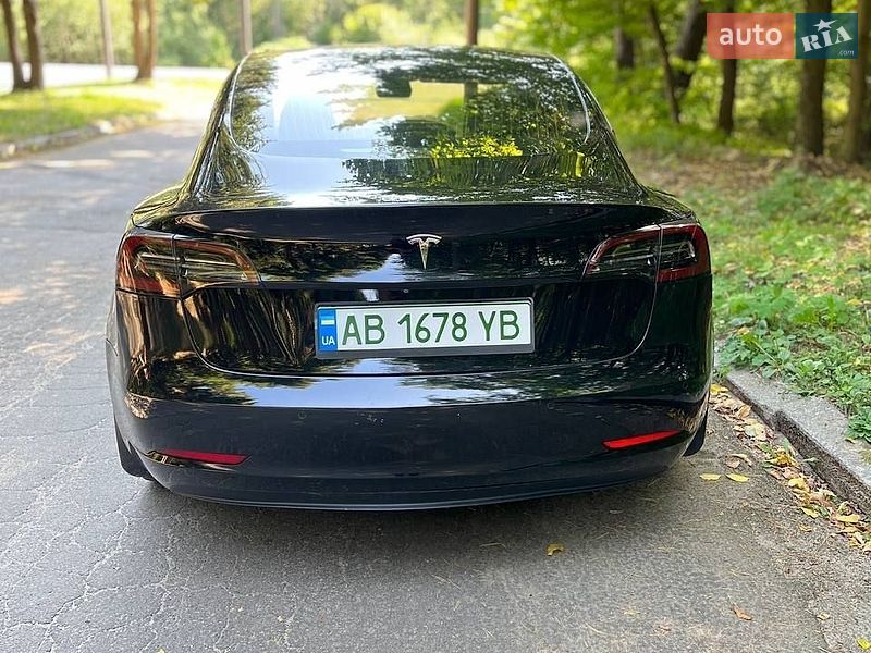 Седан Tesla Model 3 2019 в Виннице