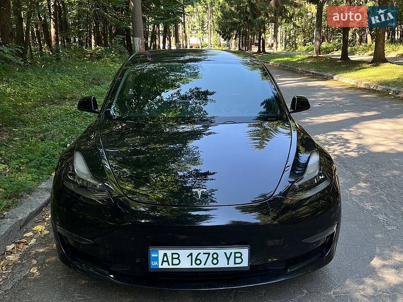 Седан Tesla Model 3 2019 в Виннице