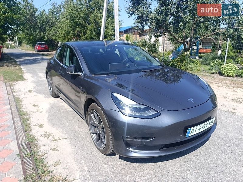 Tesla Model 3 2020