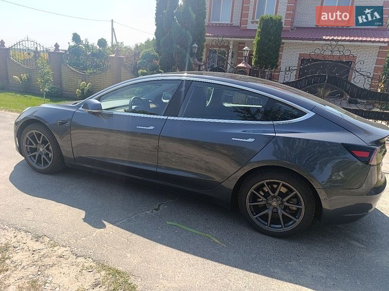 Седан Tesla Model 3 2020 в Ворзеле