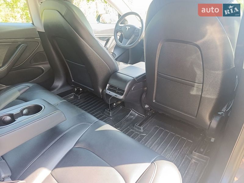 Седан Tesla Model 3 2020 в Ворзеле