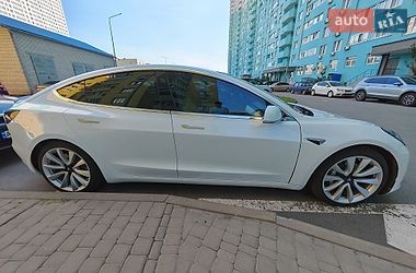 Седан Tesla Model 3 2019 в Києві
