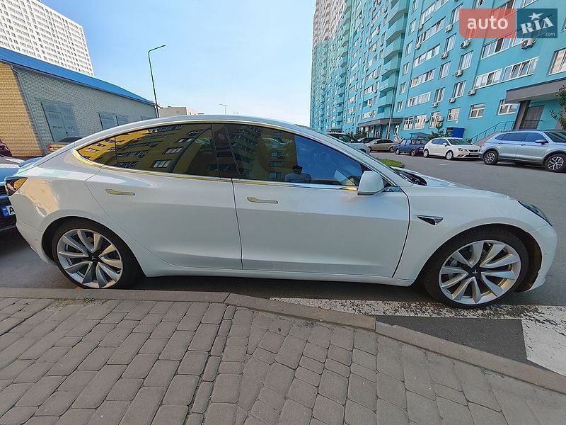Седан Tesla Model 3 2019 в Києві