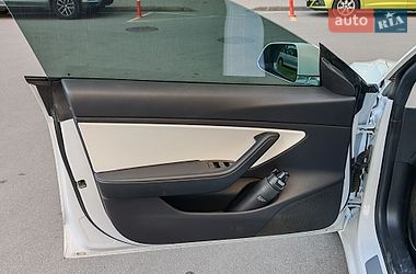 Седан Tesla Model 3 2019 в Києві