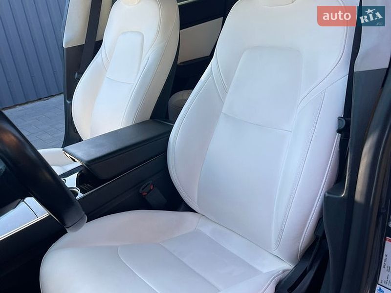 Седан Tesla Model 3 2018 в Кременчуге