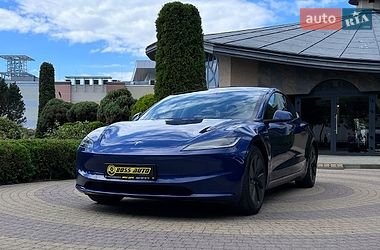 Седан Tesla Model 3 2024 в Львові