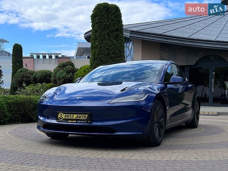 Седан Tesla Model 3 2024 в Львові