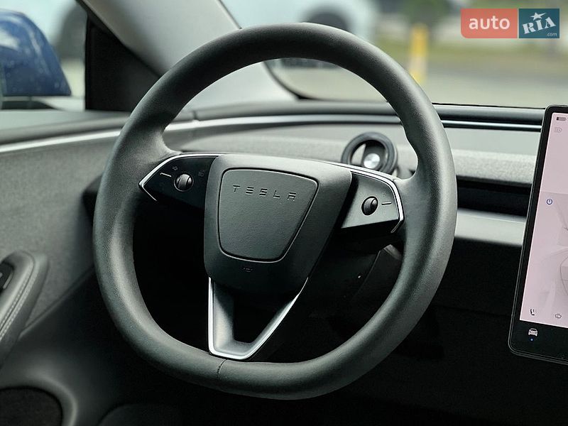 Седан Tesla Model 3 2024 в Львові