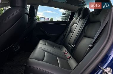 Седан Tesla Model 3 2024 в Львові