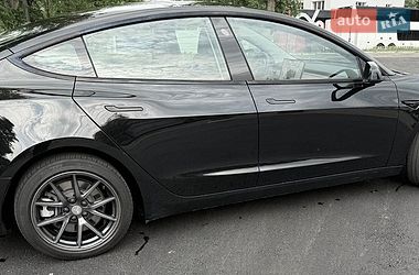 Седан Tesla Model 3 2022 в Бородянке