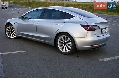 Седан Tesla Model 3 2018 в Львове