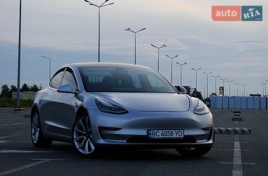Седан Tesla Model 3 2018 в Львове