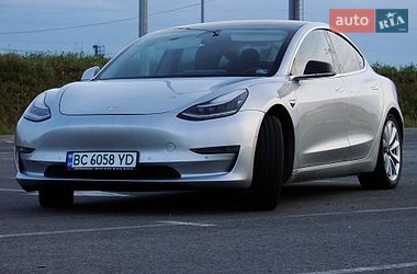 Седан Tesla Model 3 2018 в Львове
