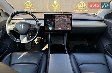 Седан Tesla Model 3 2018 в Киеве