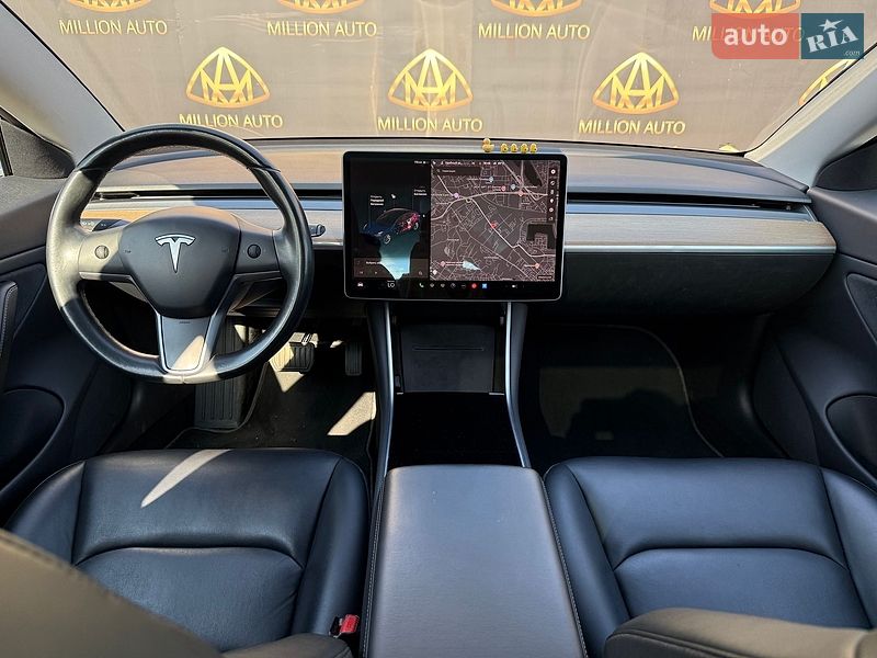 Седан Tesla Model 3 2018 в Киеве
