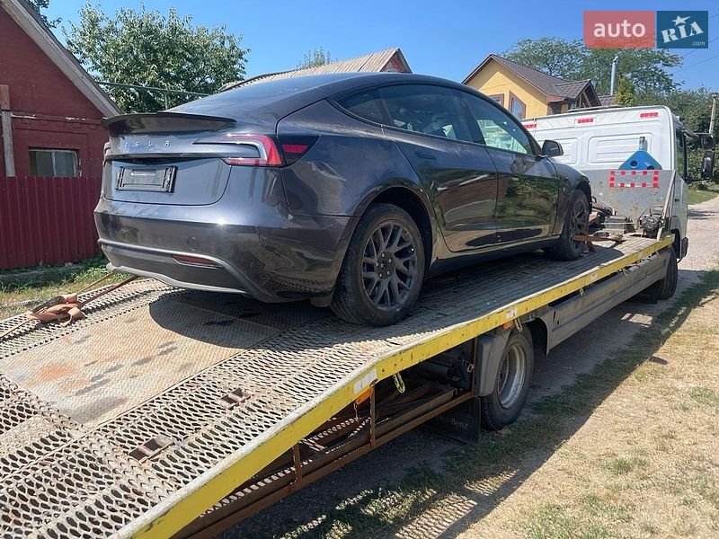 Седан Tesla Model 3 2024 в Умани фото 2 Седан Tesla Model 3 2024 в Умани