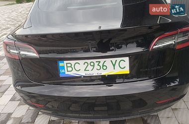 Седан Tesla Model 3 2018 в Львове