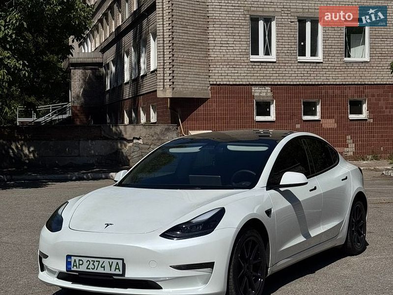 Седан Tesla Model 3 2023 в Запоріжжі