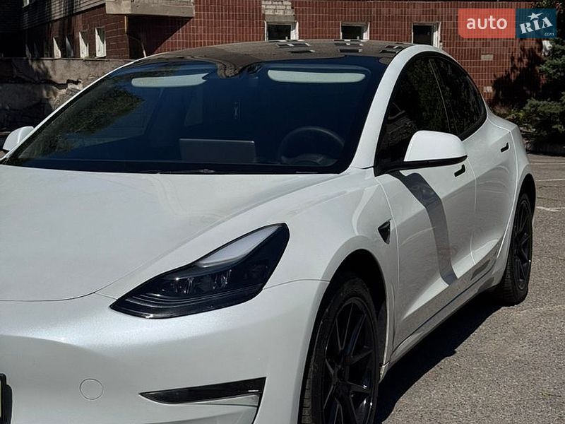 Седан Tesla Model 3 2023 в Запоріжжі