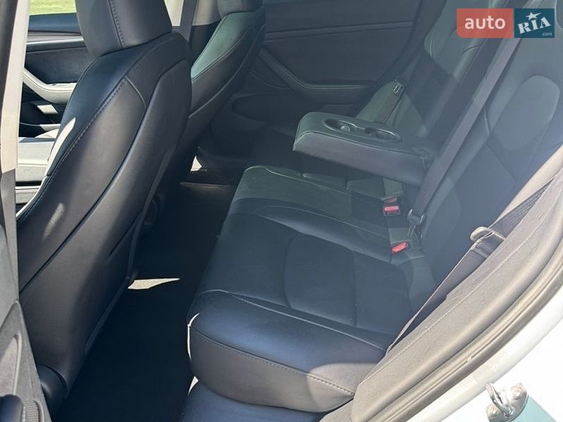 Седан Tesla Model 3 2023 в Запоріжжі